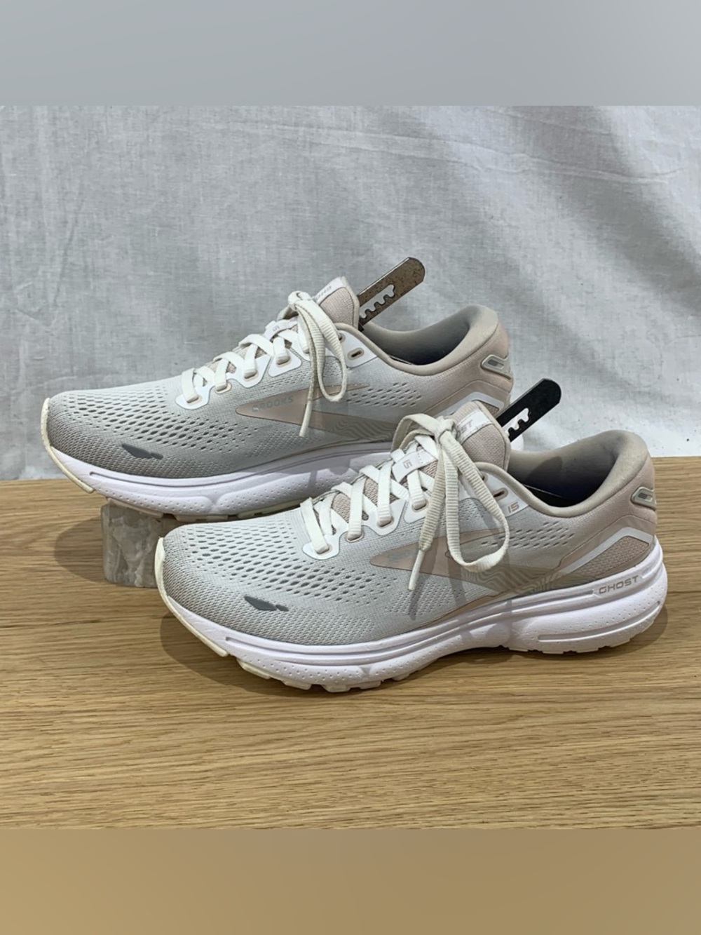 Brooks Ghost 15 Women’s Size 7.5 B White/Sail Running Walking Shoes (no Insoles)